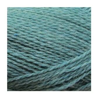 Denne Isager Highland Wool Turquise,  er smukt meleret i blå og grønne farve. Farven er anvendelig til mange ting, alene eller som mønsterfarve.