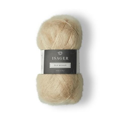 Isager Silk Mohair 6 er en lækker, mørk beige nuance - dvs. stadig en lys farve. Pastelbrun kunne den måske også kaldes.