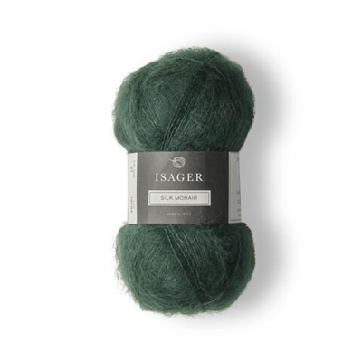 Det er en superflot, mørkegrøn nuance du får med Isager Silk Mohair 37