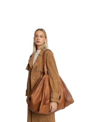 Re:Designed Project Fie i Walnut – rummelig totebag i blødt Urban-læder, perfekt til hverdag og weekend.